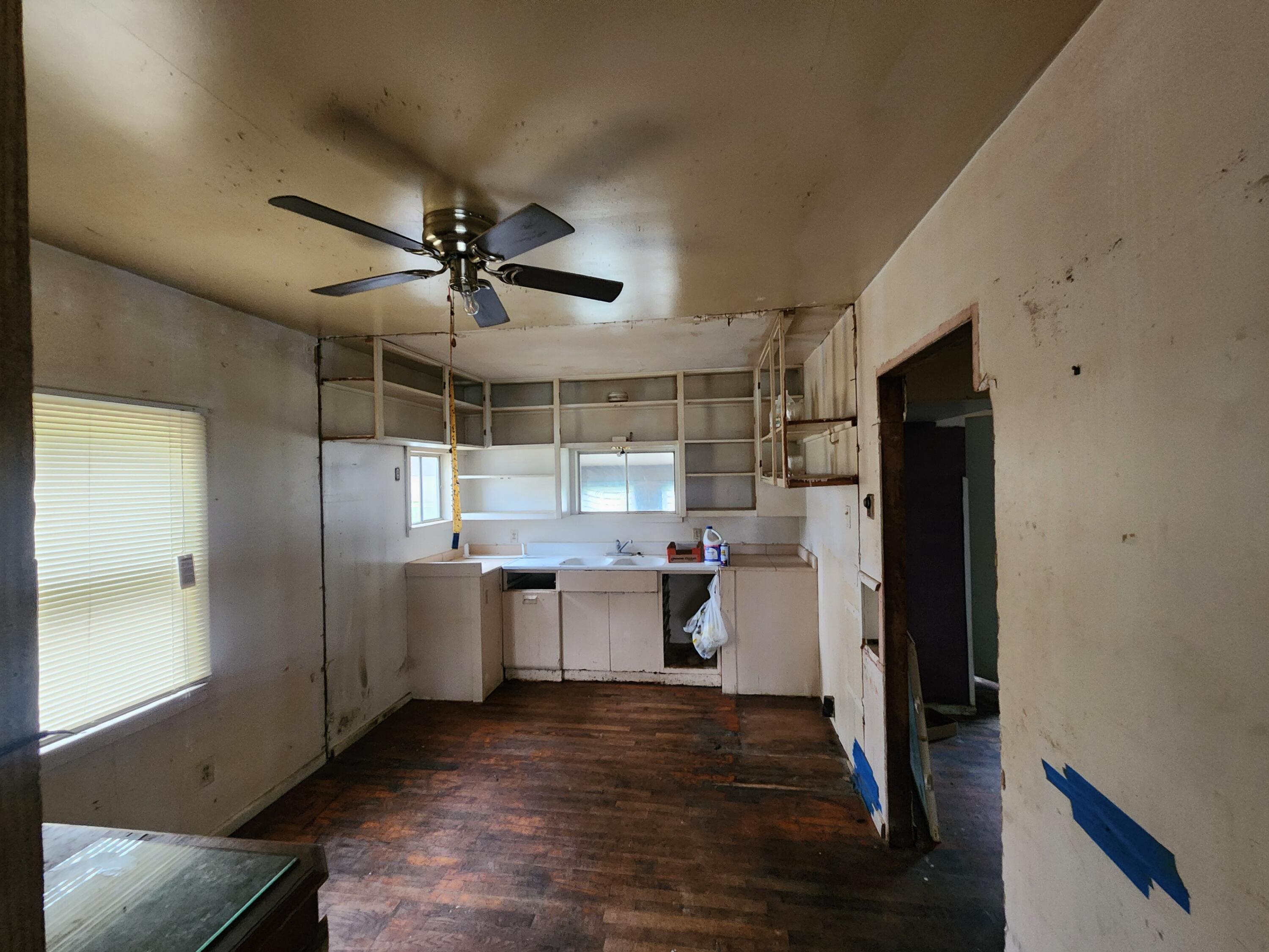 1462 W 5th Street
