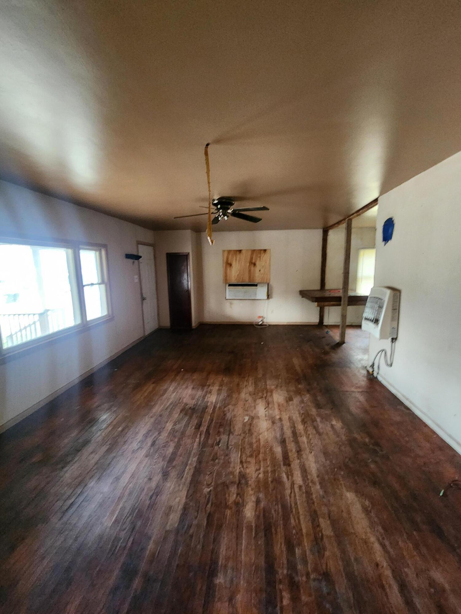 1462 W 5th Street