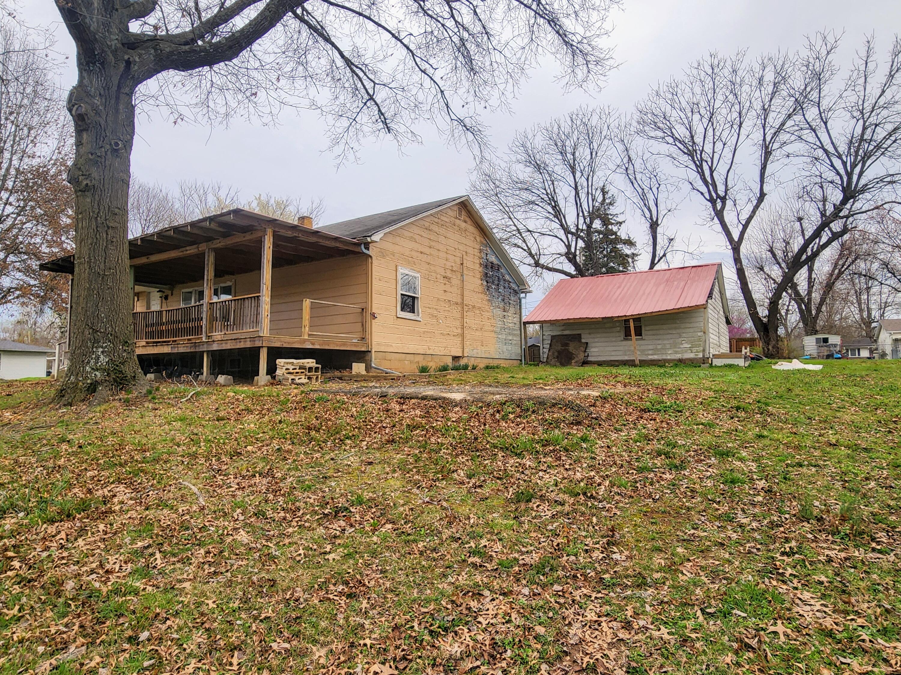 1462 W 5th Street