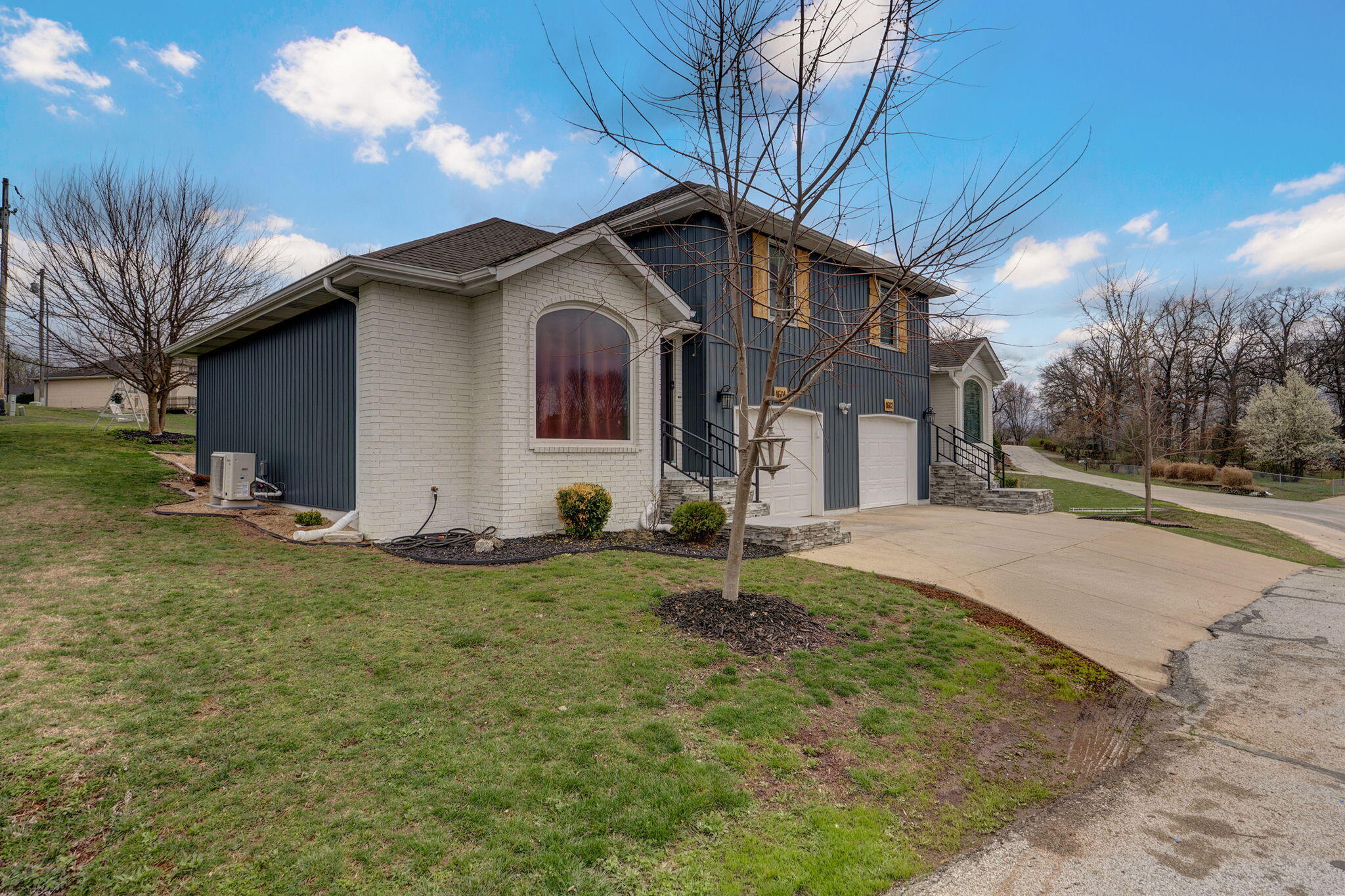 1602 1604 Sherwood Court