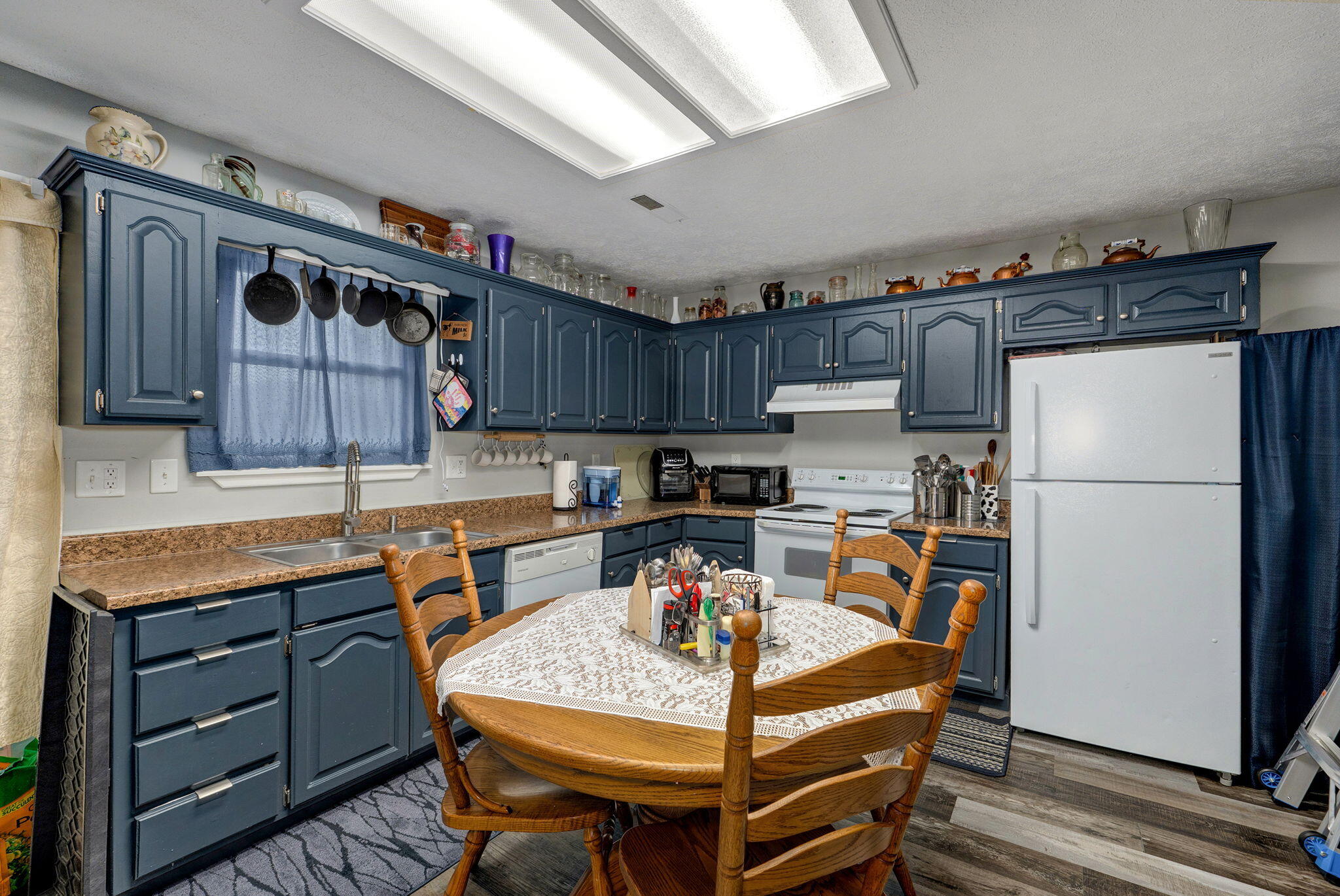 1602 1604 Sherwood Court
