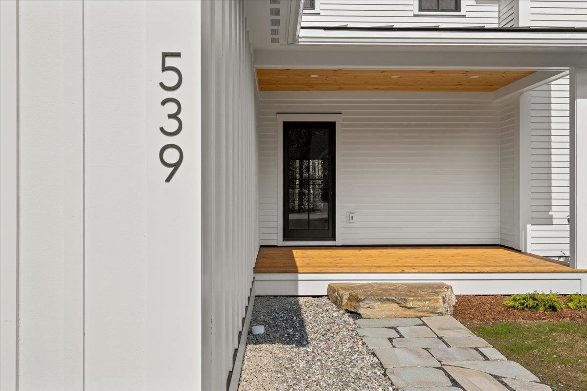 539 Thomas Lane Unit: 27