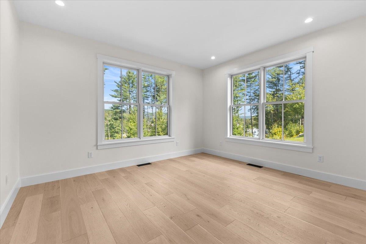 539 Thomas Lane Unit: 27
