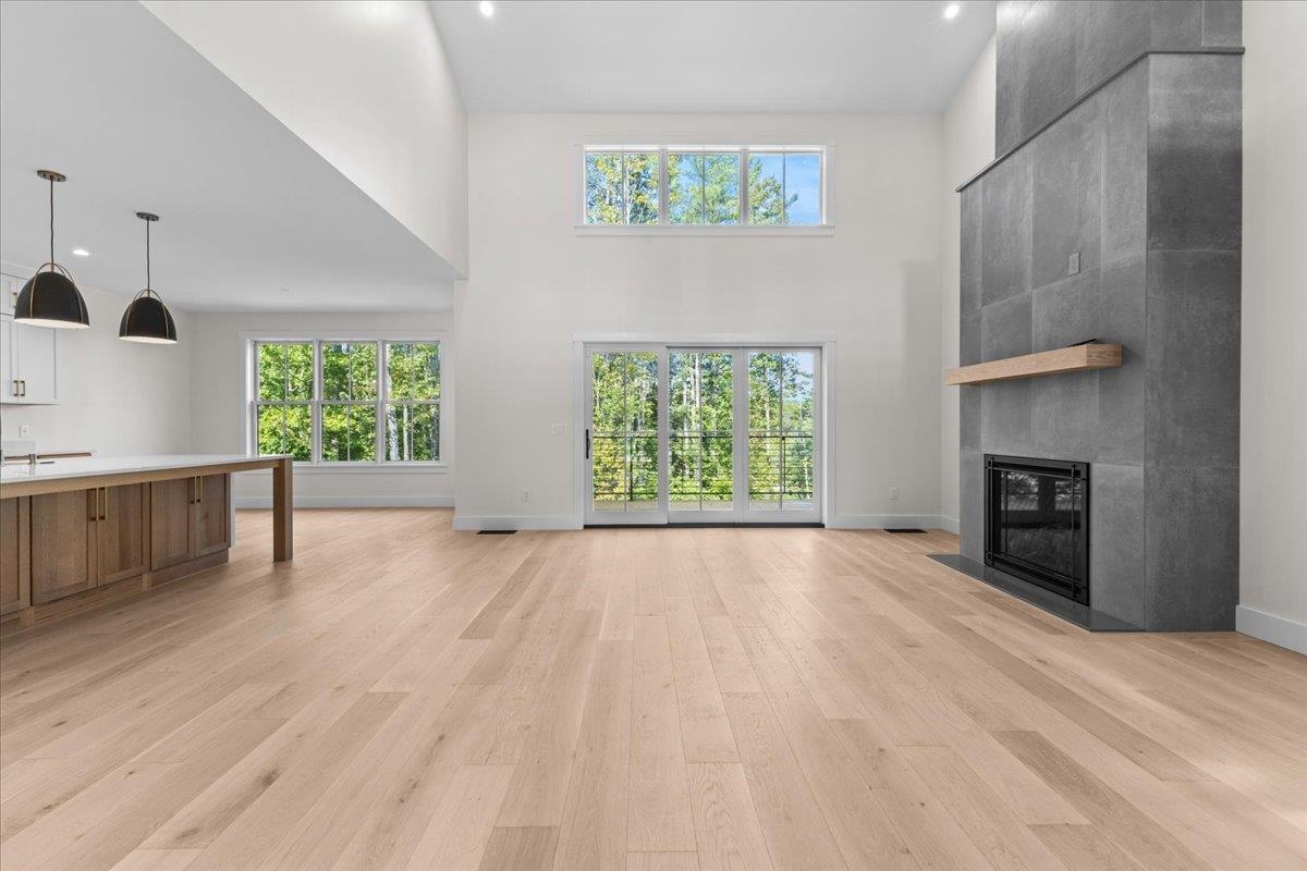 539 Thomas Lane Unit: 27