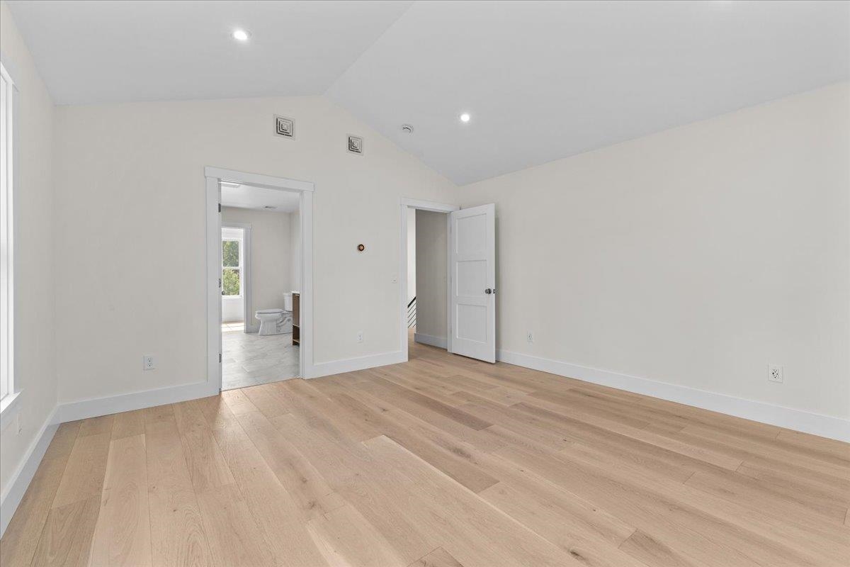 539 Thomas Lane Unit: 27