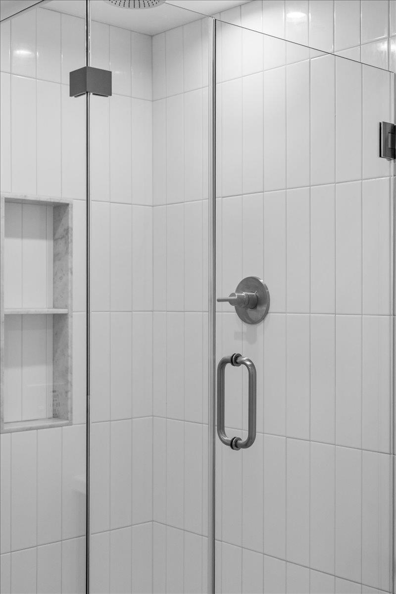 539 Thomas Lane Unit: 27