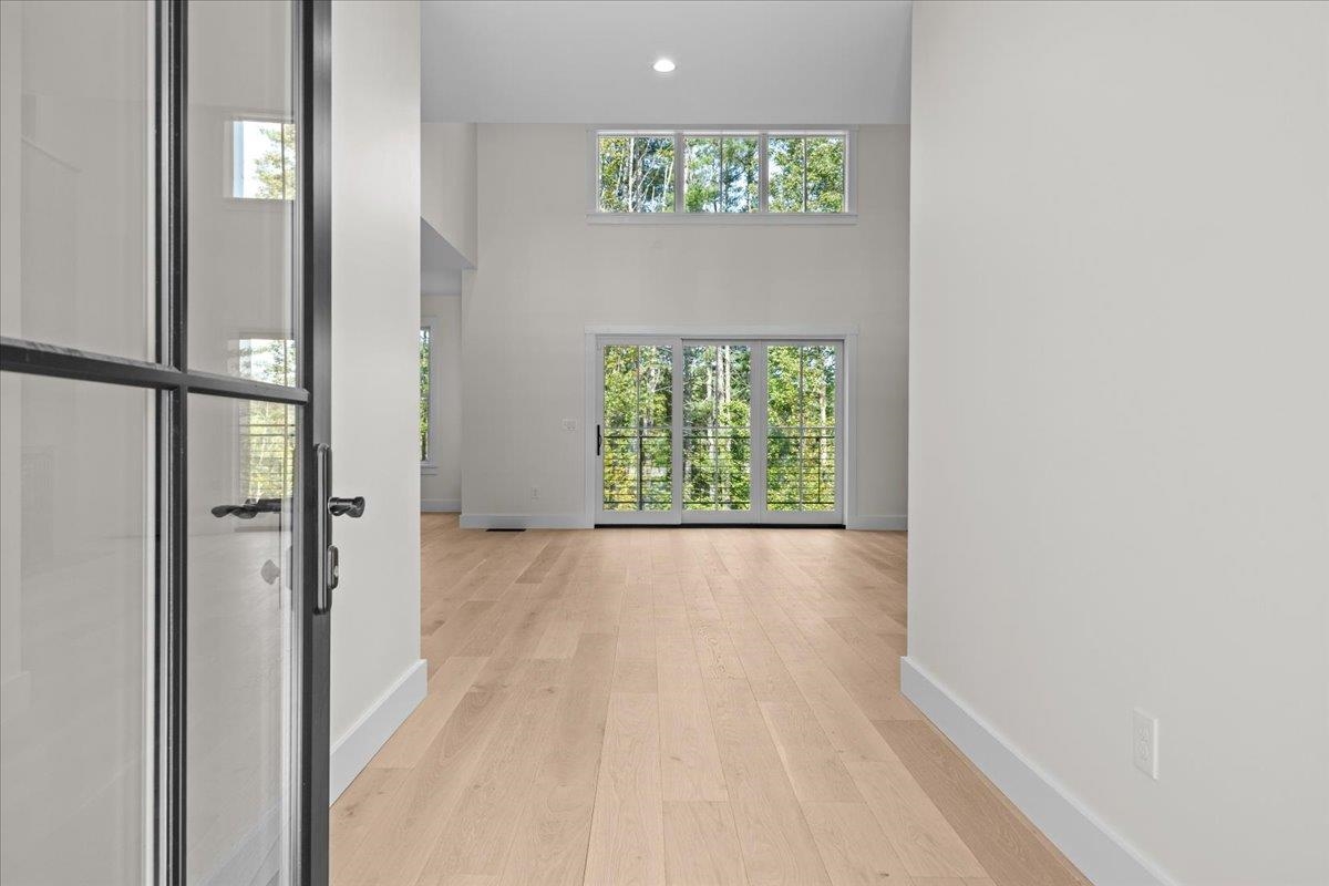 539 Thomas Lane Unit: 27