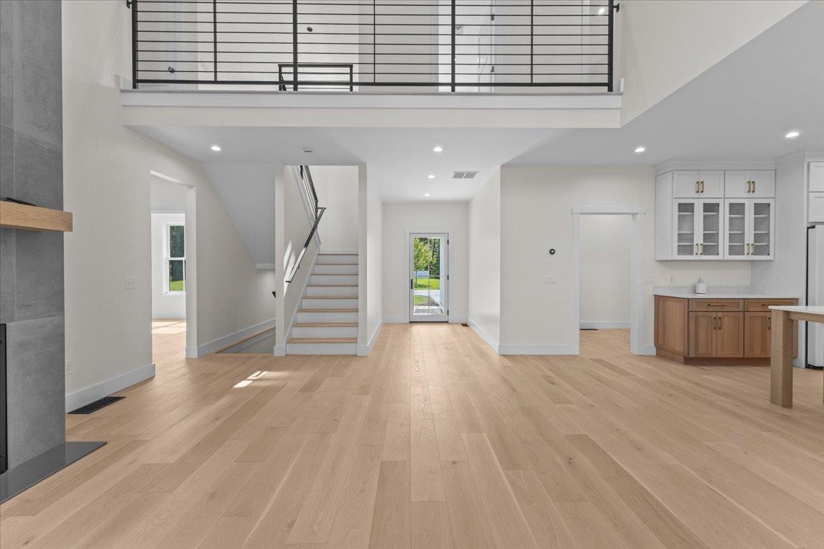 539 Thomas Lane Unit: 27