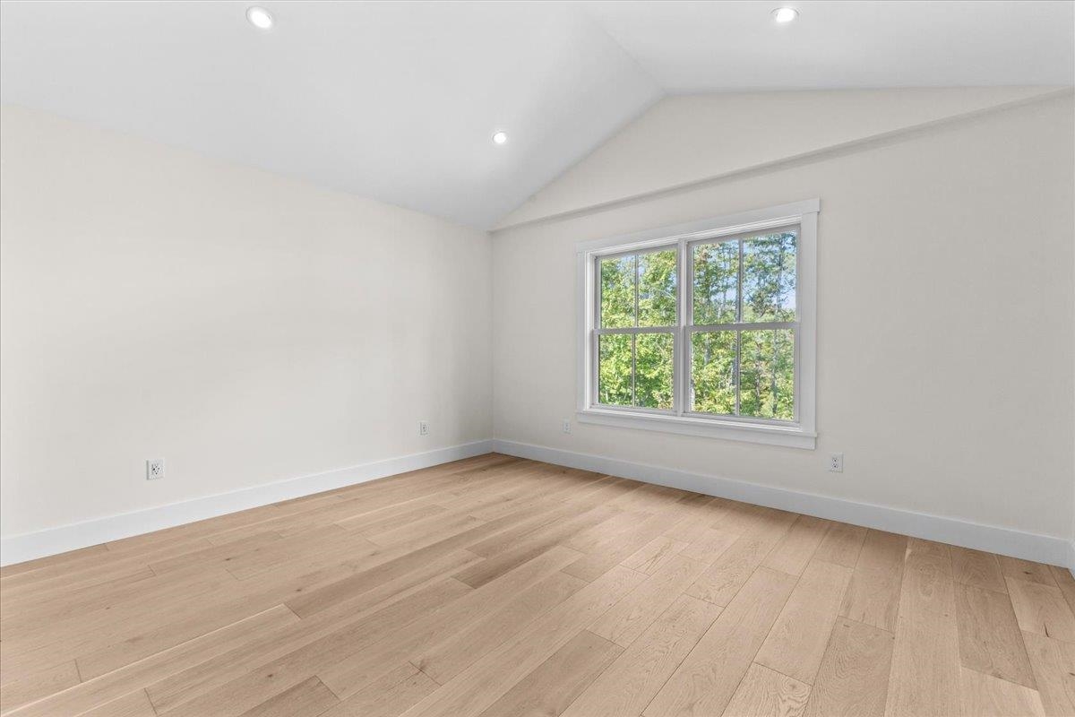 539 Thomas Lane Unit: 27