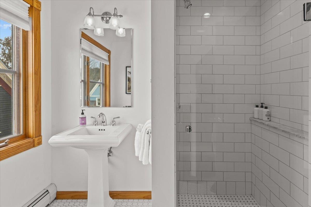 112 Main Street Unit: 7