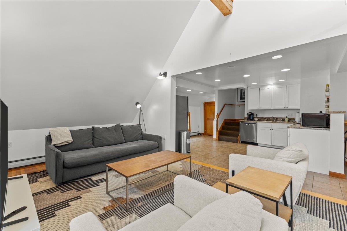 112 Main Street Unit: 7