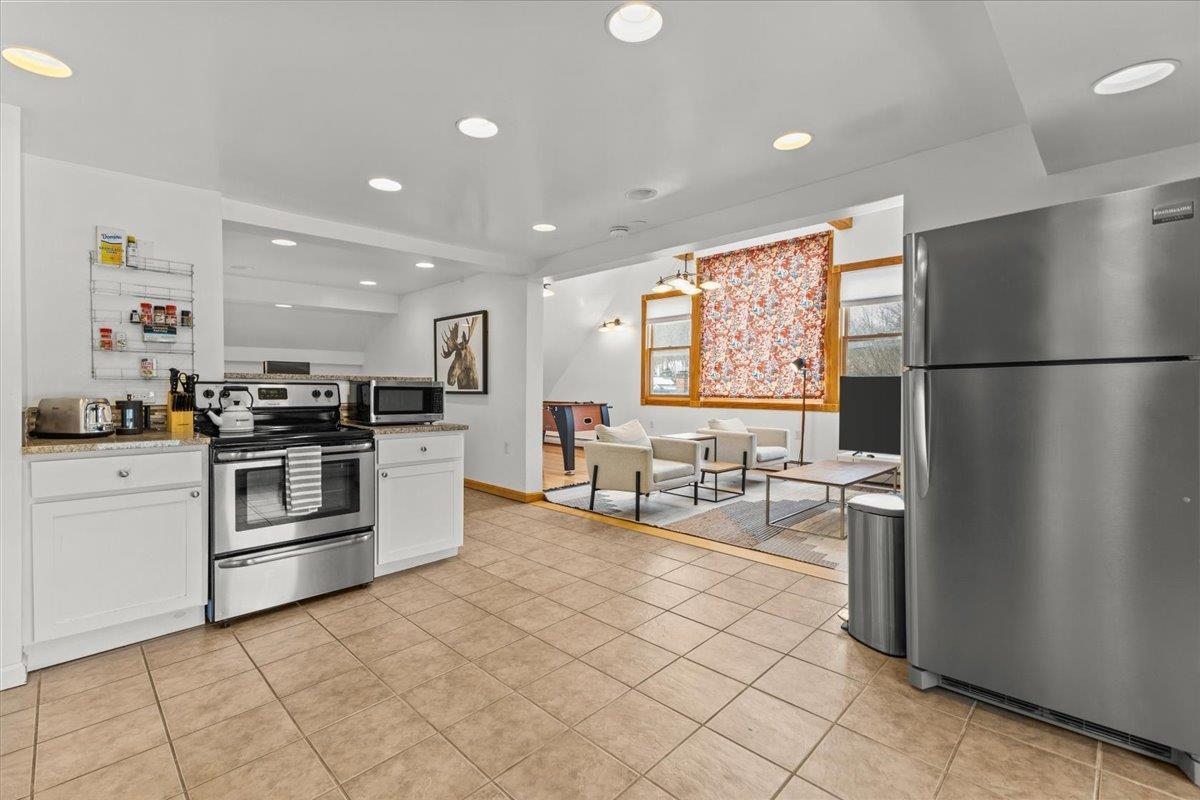 112 Main Street Unit: 7