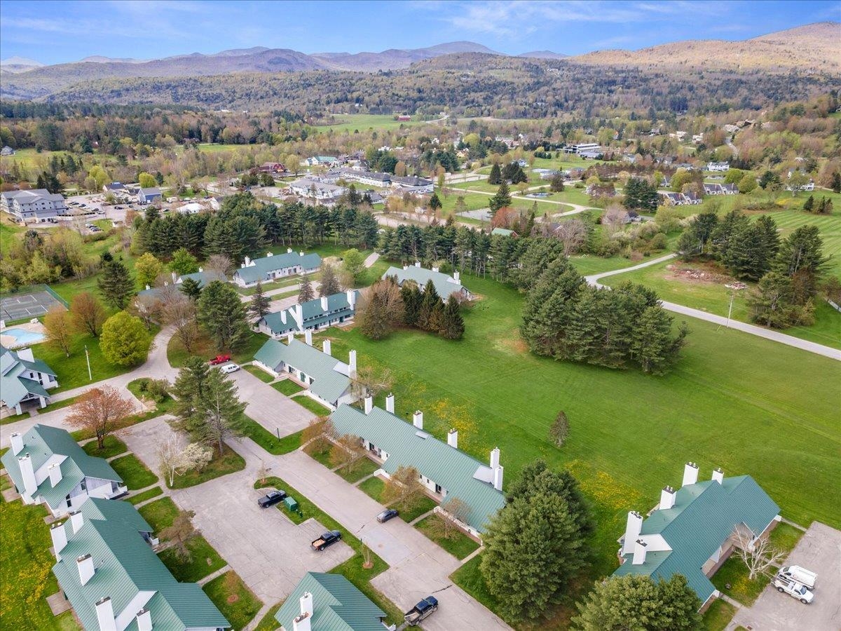 185 Village Green Drive Unit: 8B