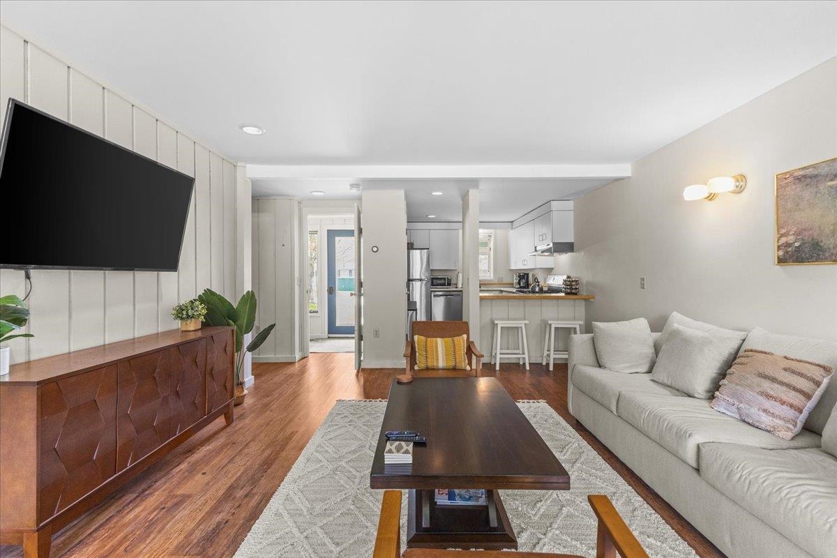 185 Village Green Drive Unit: 8B