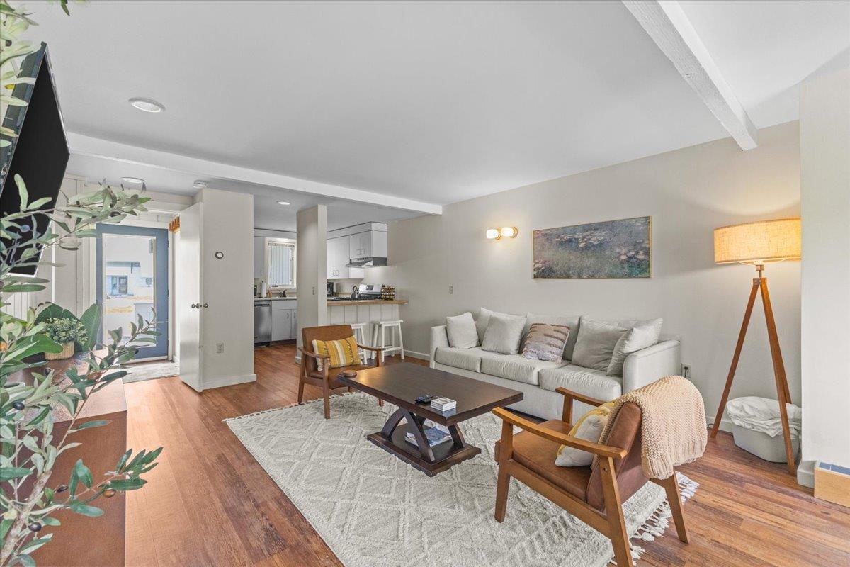 185 Village Green Drive Unit: 8B