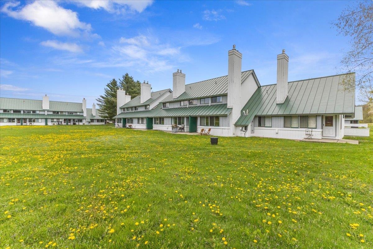 185 Village Green Drive Unit: 8B