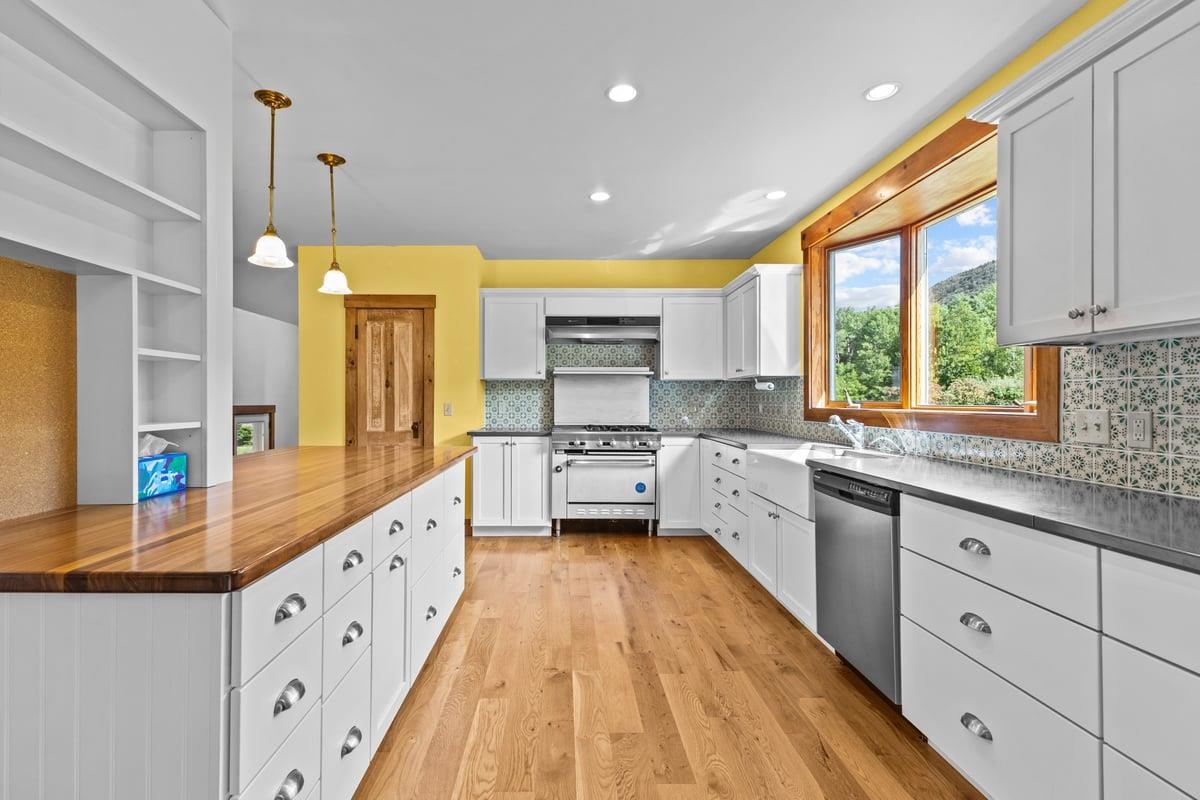 2367 Elmore Mountain Road