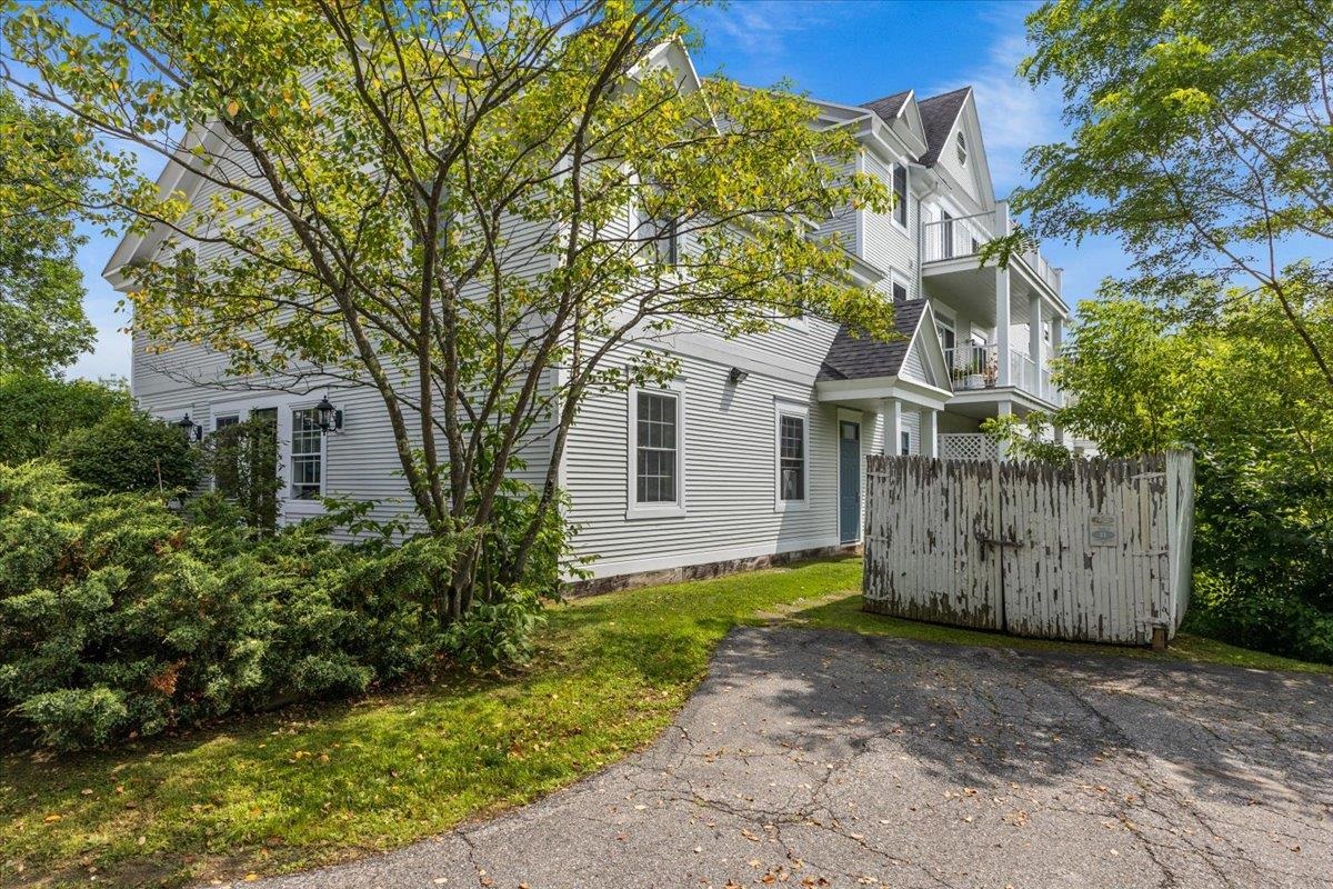 44 Park Place Unit: #205