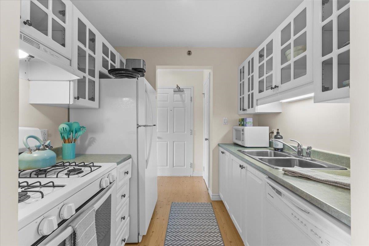 44 Park Place Unit: #205