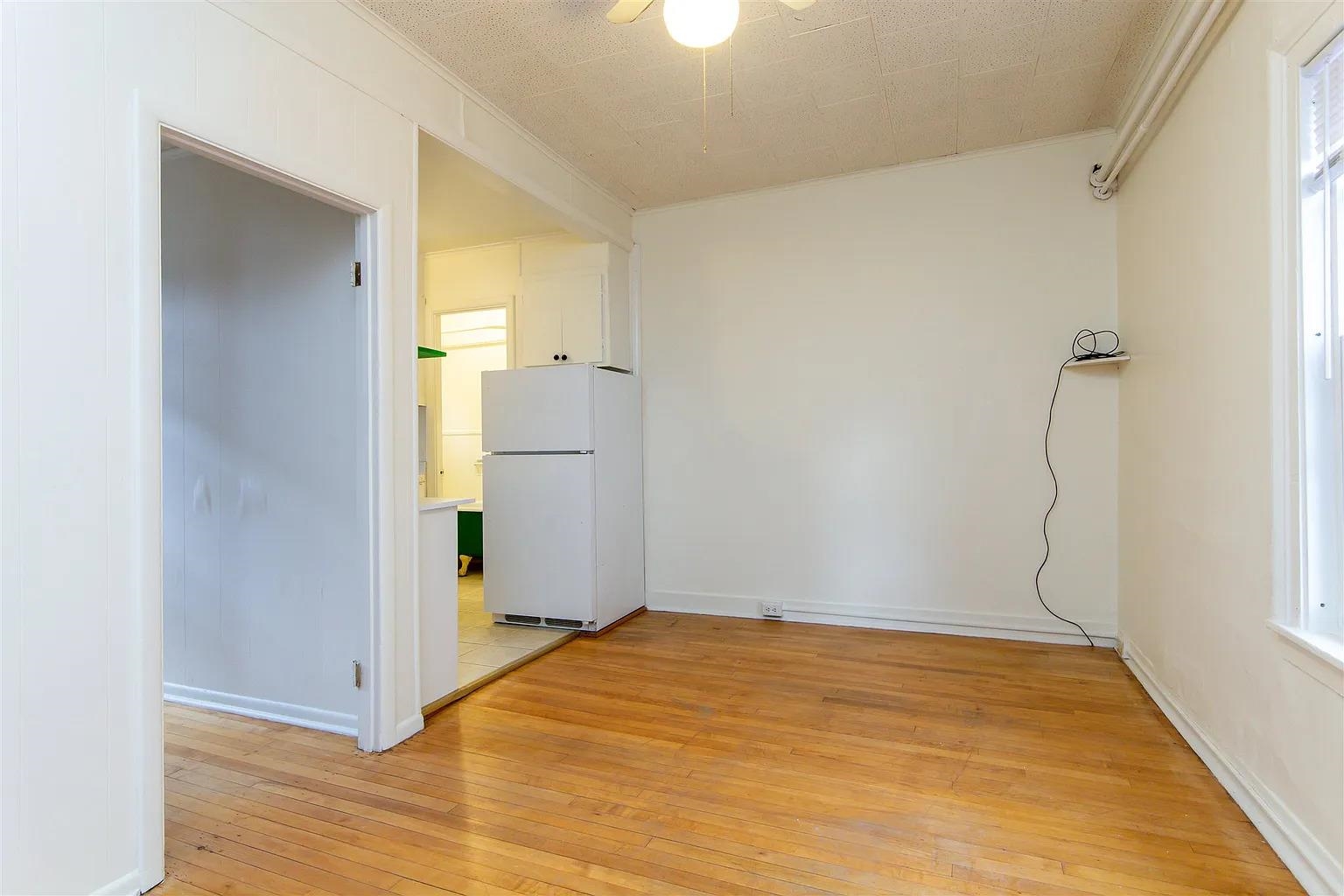 21-25 Elmwood Avenue