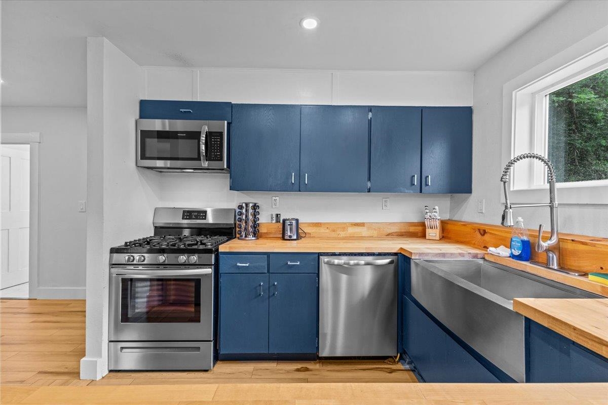 977 Taber Hill Road