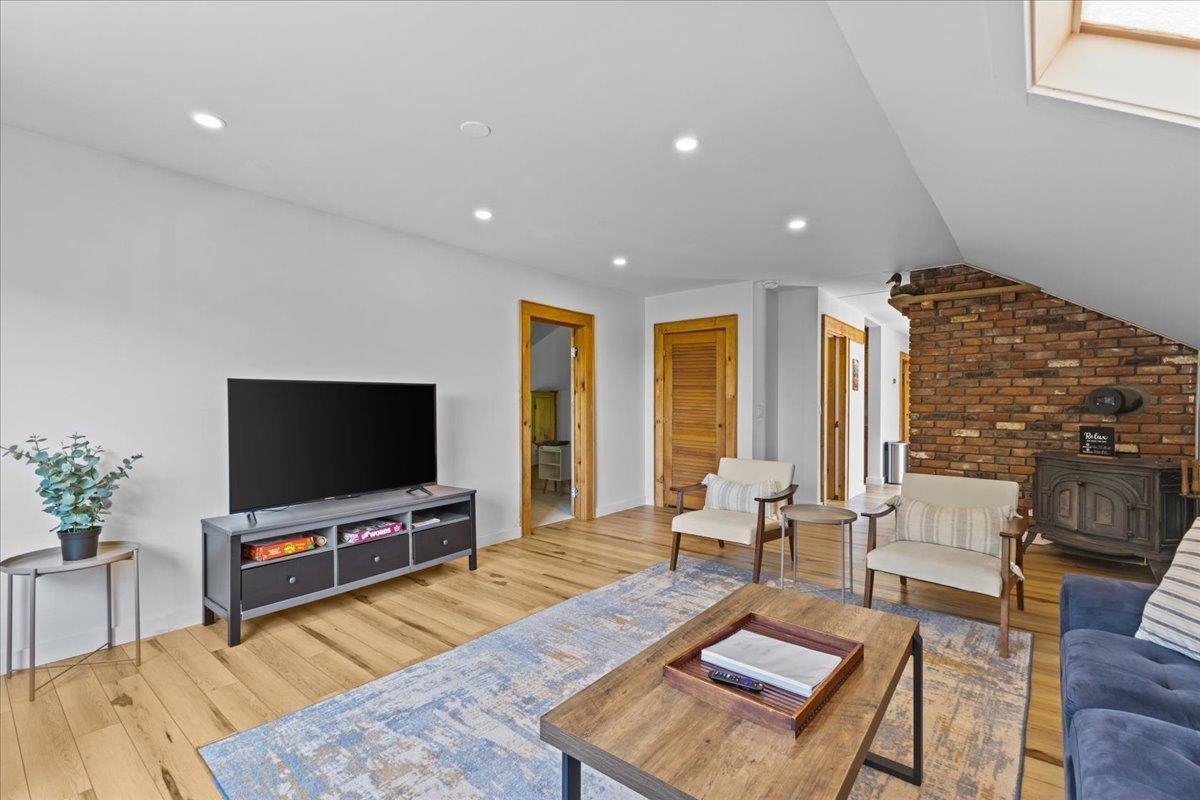 977 Taber Hill Road