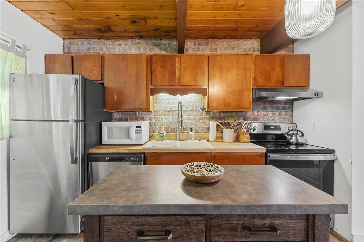 67 Fox Hill Road Unit: 4