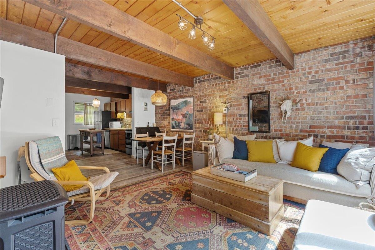 67 Fox Hill Road Unit: 4