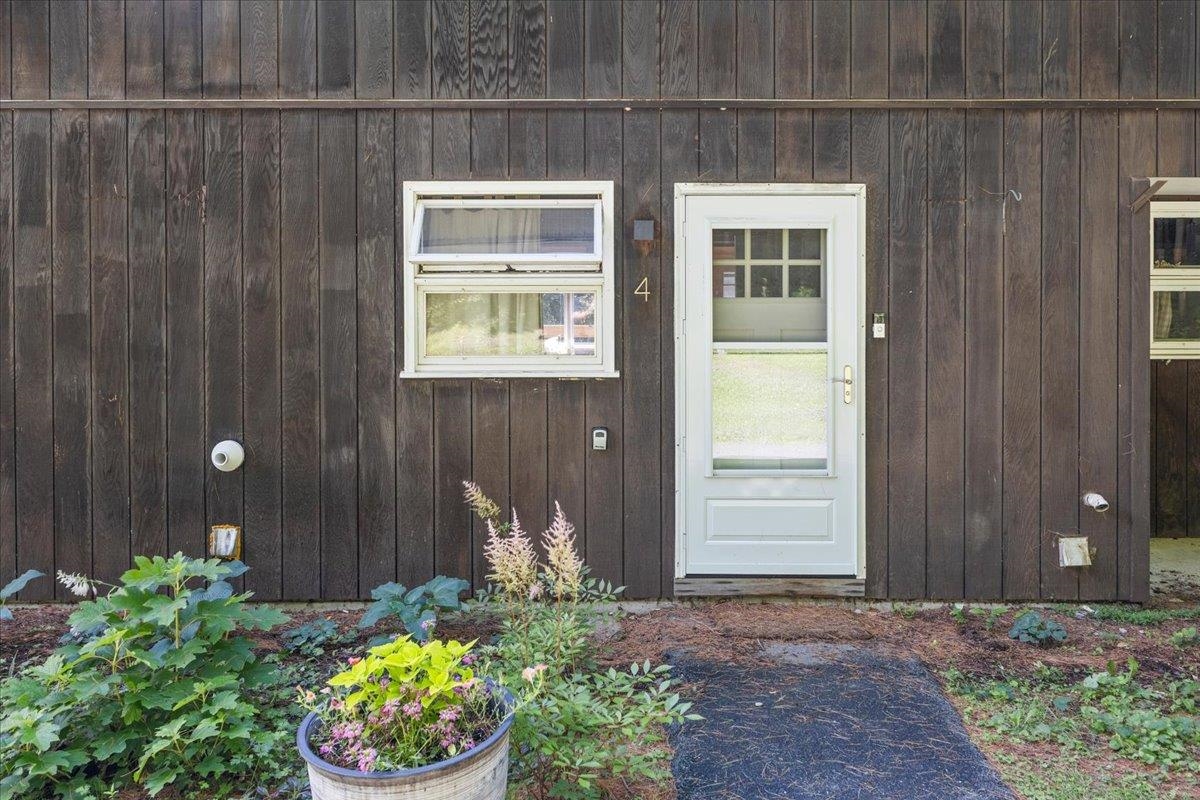 67 Fox Hill Road Unit: 4