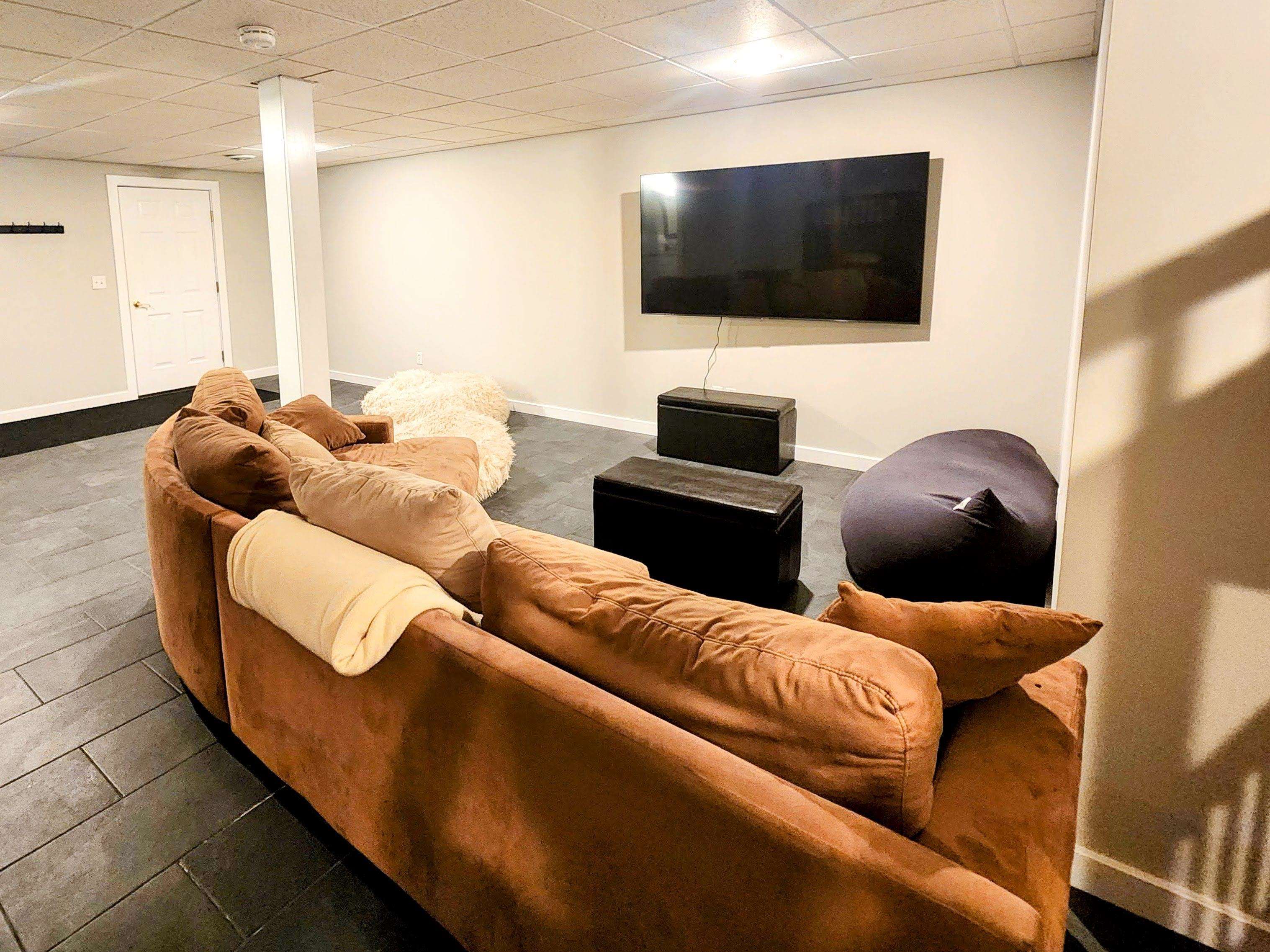 608B Topnotch Road Unit: 608B
