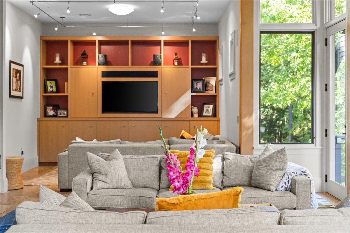 961 Little River Farm Road