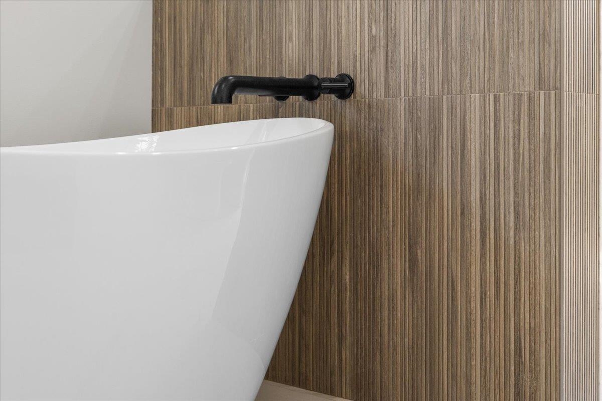 24 River's Edge Lane Unit: 2