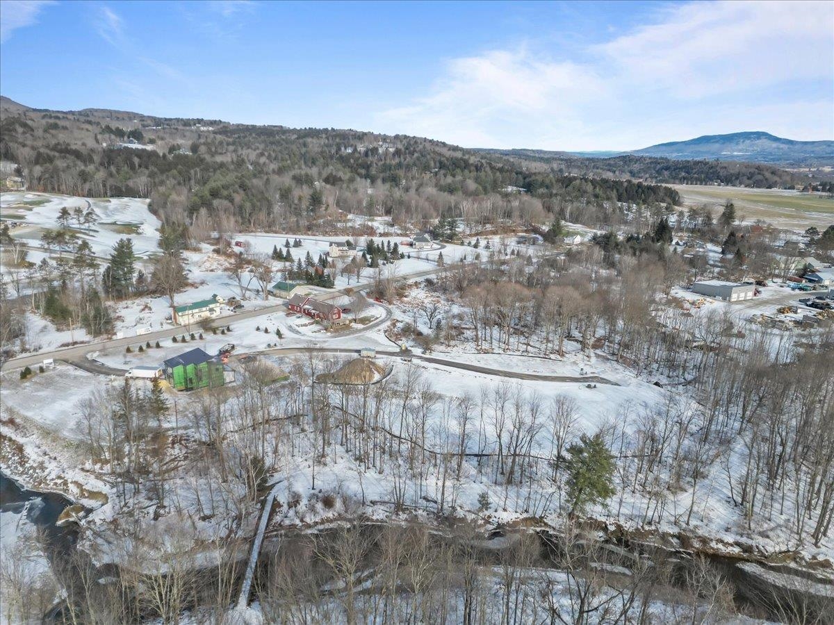 24 River's Edge Lane Unit: 2