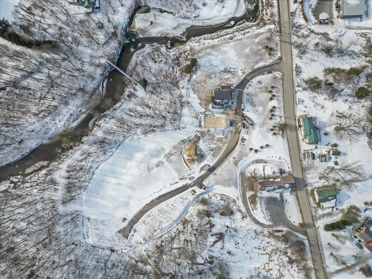 24 River's Edge Lane Unit: 2