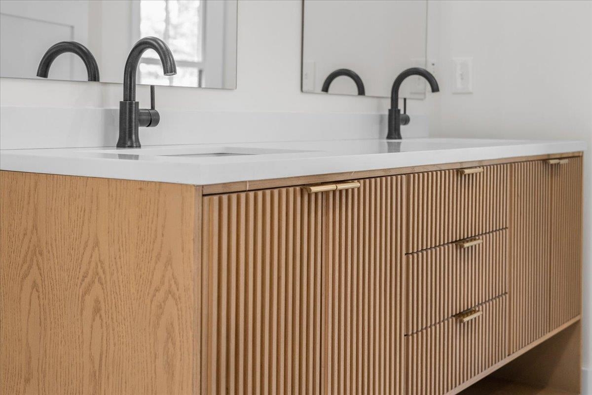 24 River's Edge Lane Unit: 2