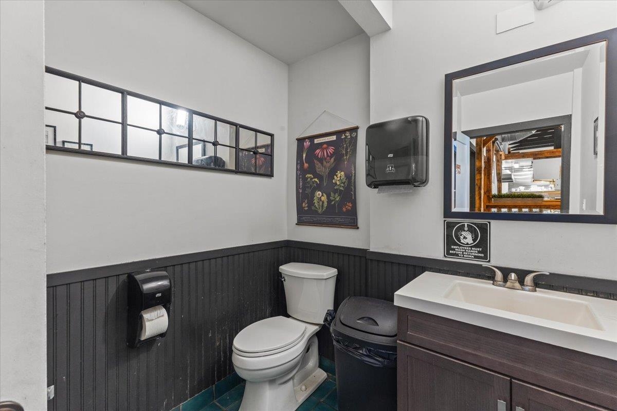 454 Mountain Road Unit: 2 & 3