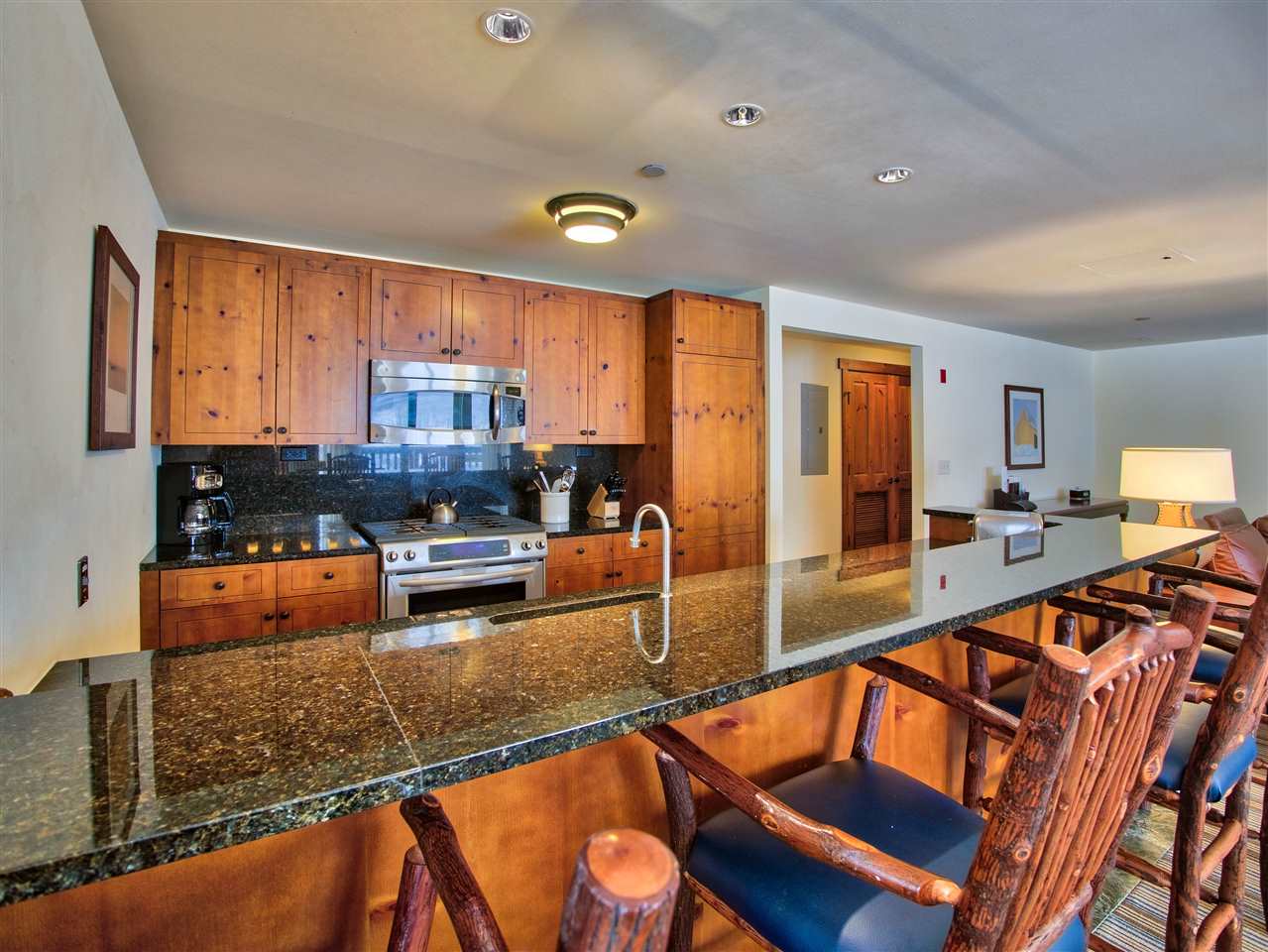 7412 Mountain Road Unit: 403 04-046