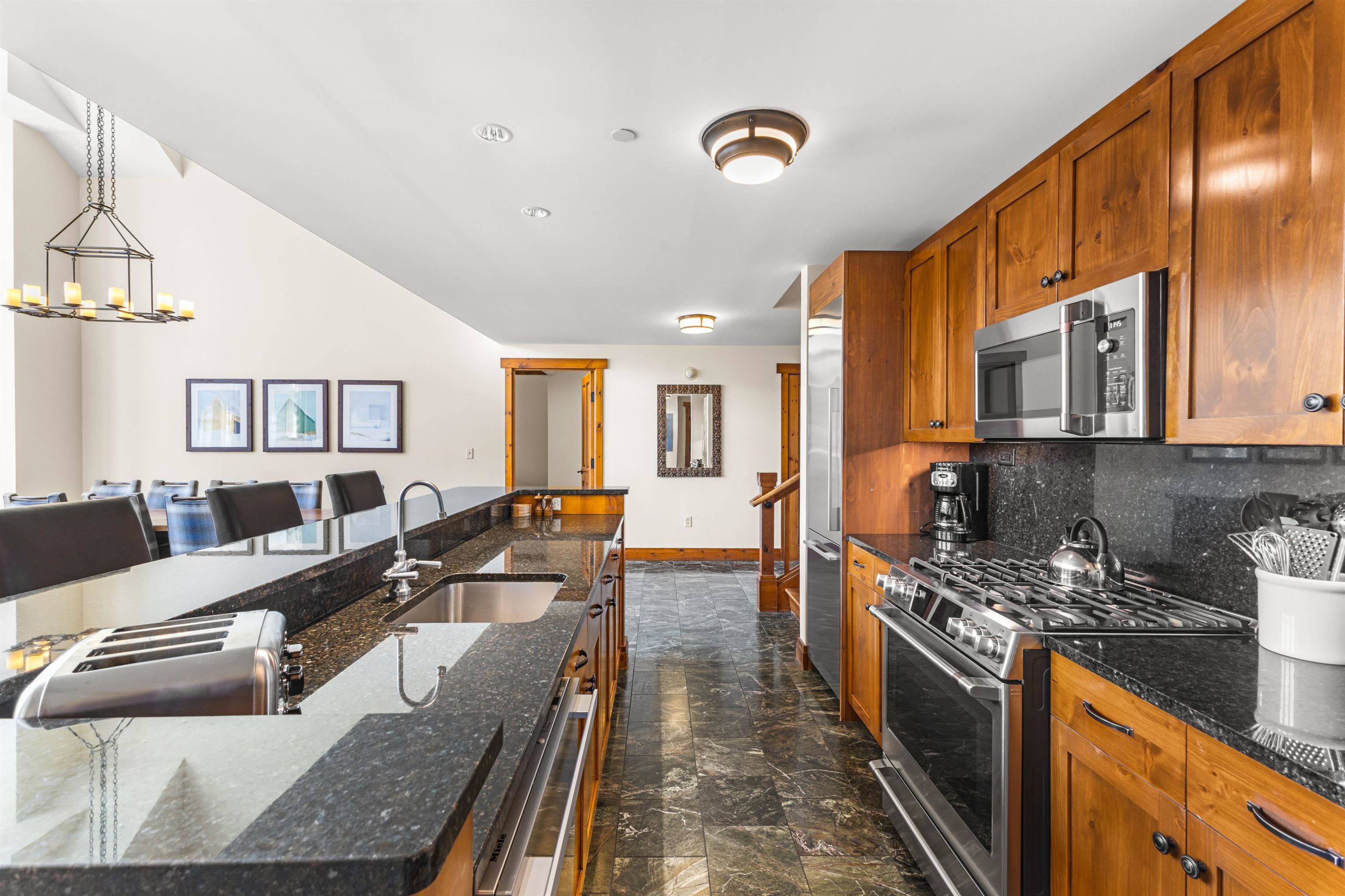 7412 Mountain Road Unit: 403 04-046