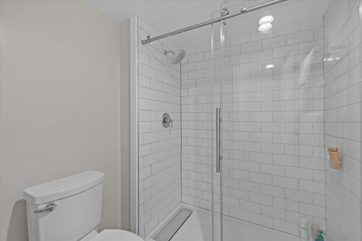 51 Tollhouse Lane Unit: 6A