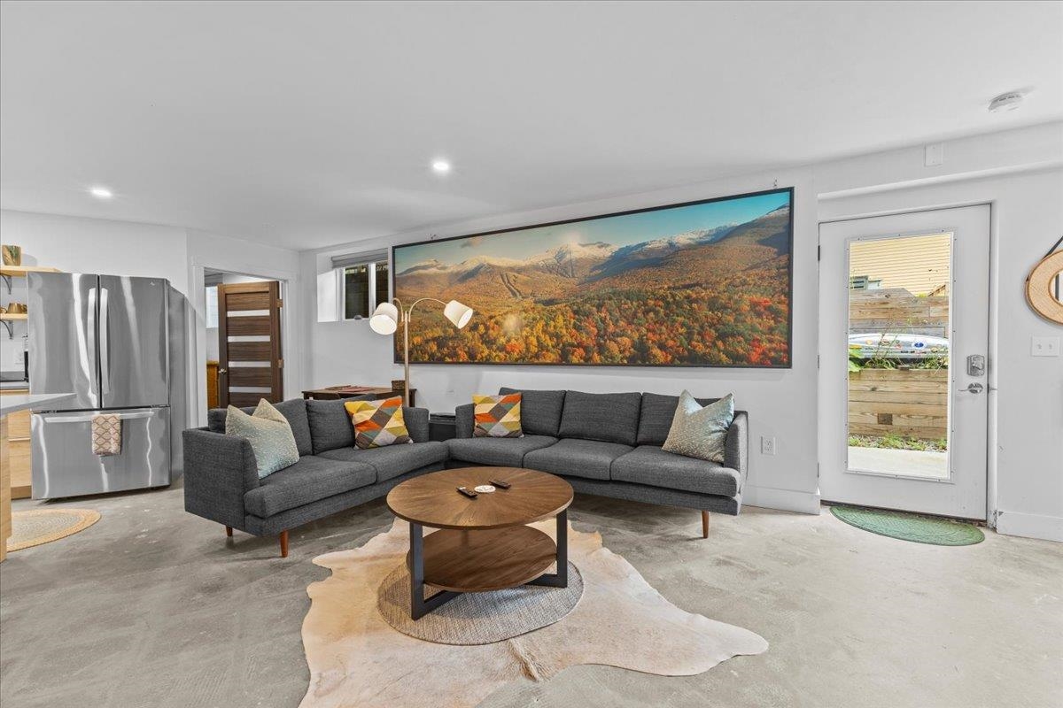 454 Mountain Road Unit: 8