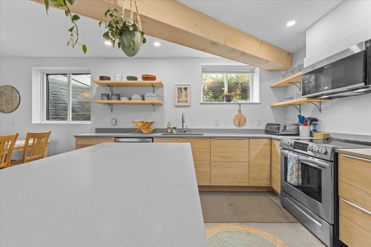 454 Mountain Road Unit: 8