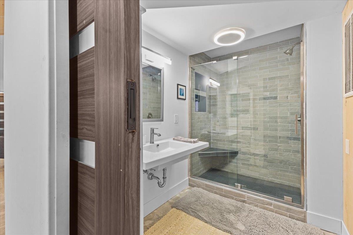 454 Mountain Road Unit: 8