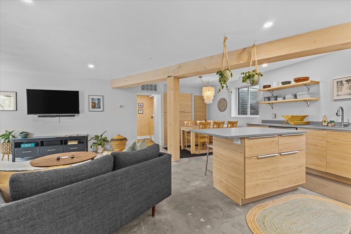 454 Mountain Road Unit: 8