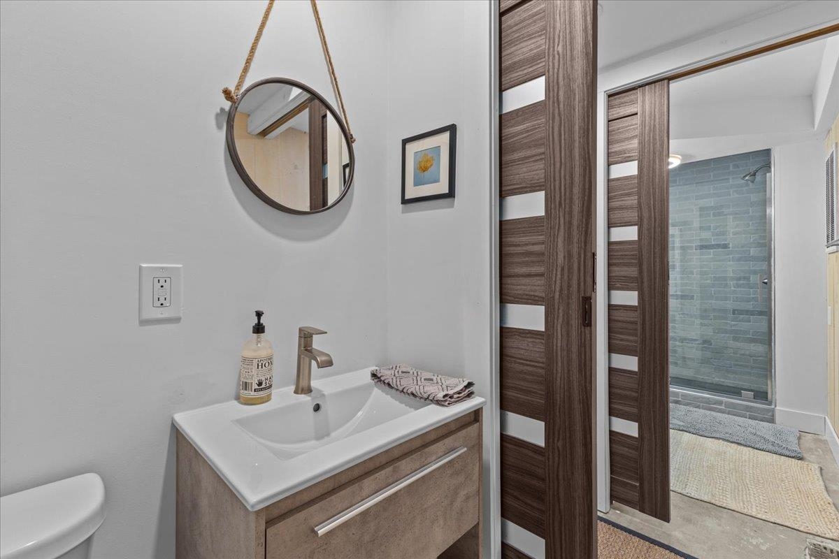 454 Mountain Road Unit: 8