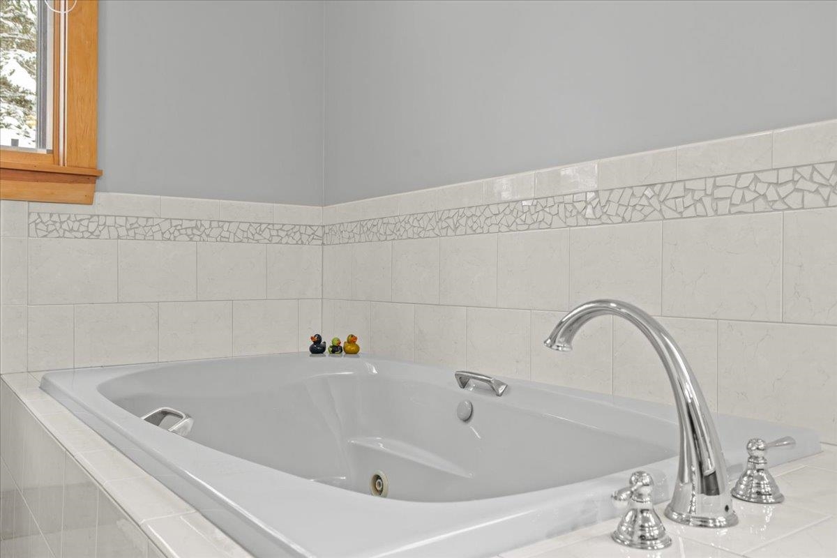 187 Lower Moulton Lane