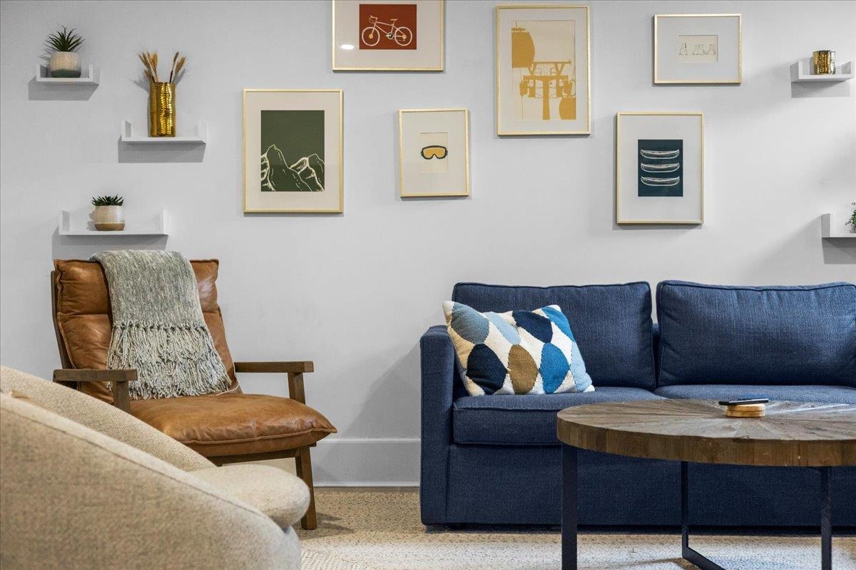 98 Hill Street Unit: #5