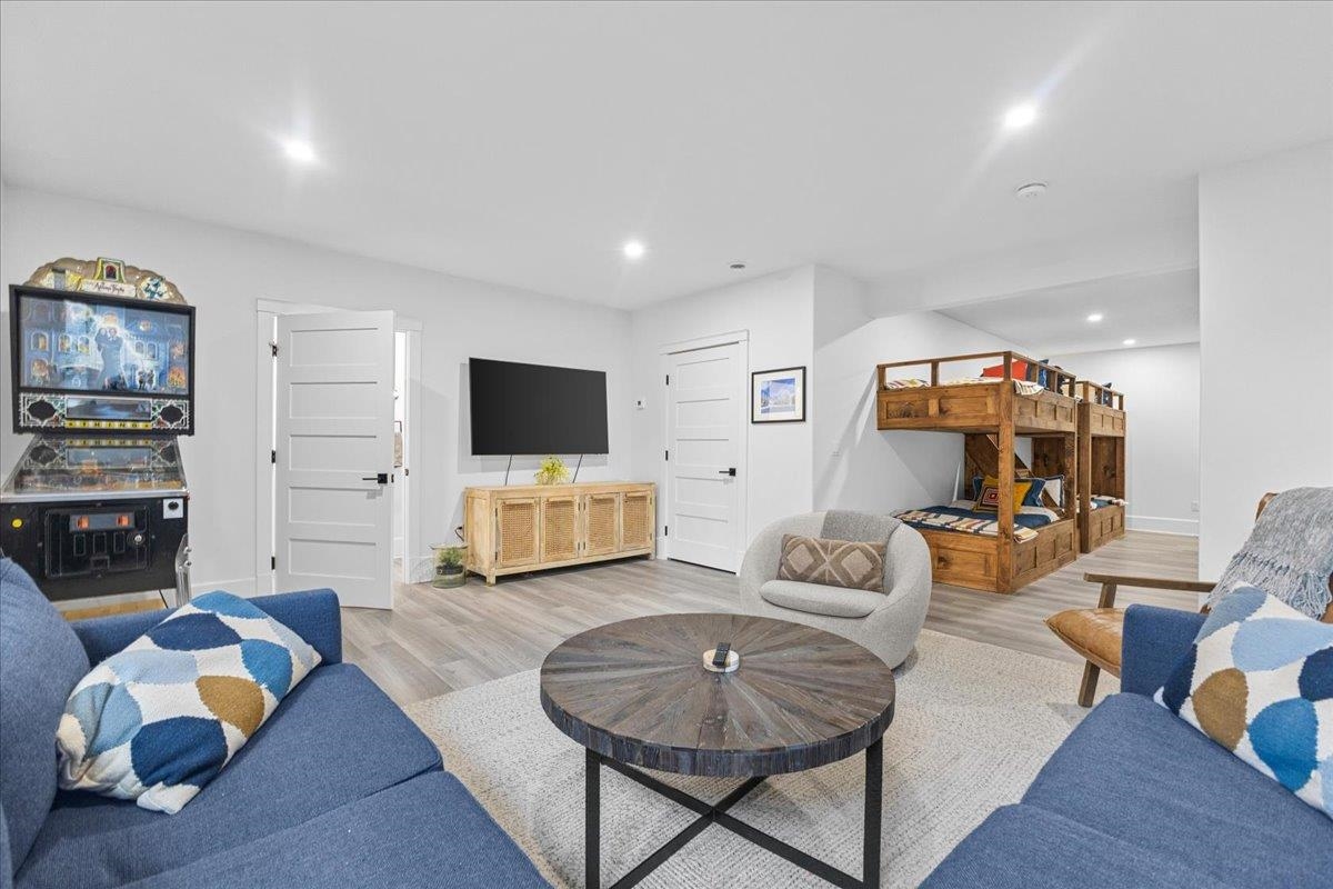 98 Hill Street Unit: #5