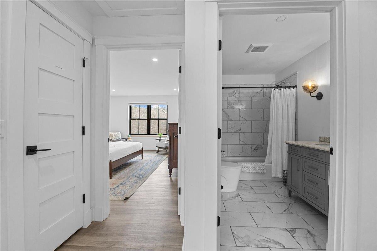 98 Hill Street Unit: #5