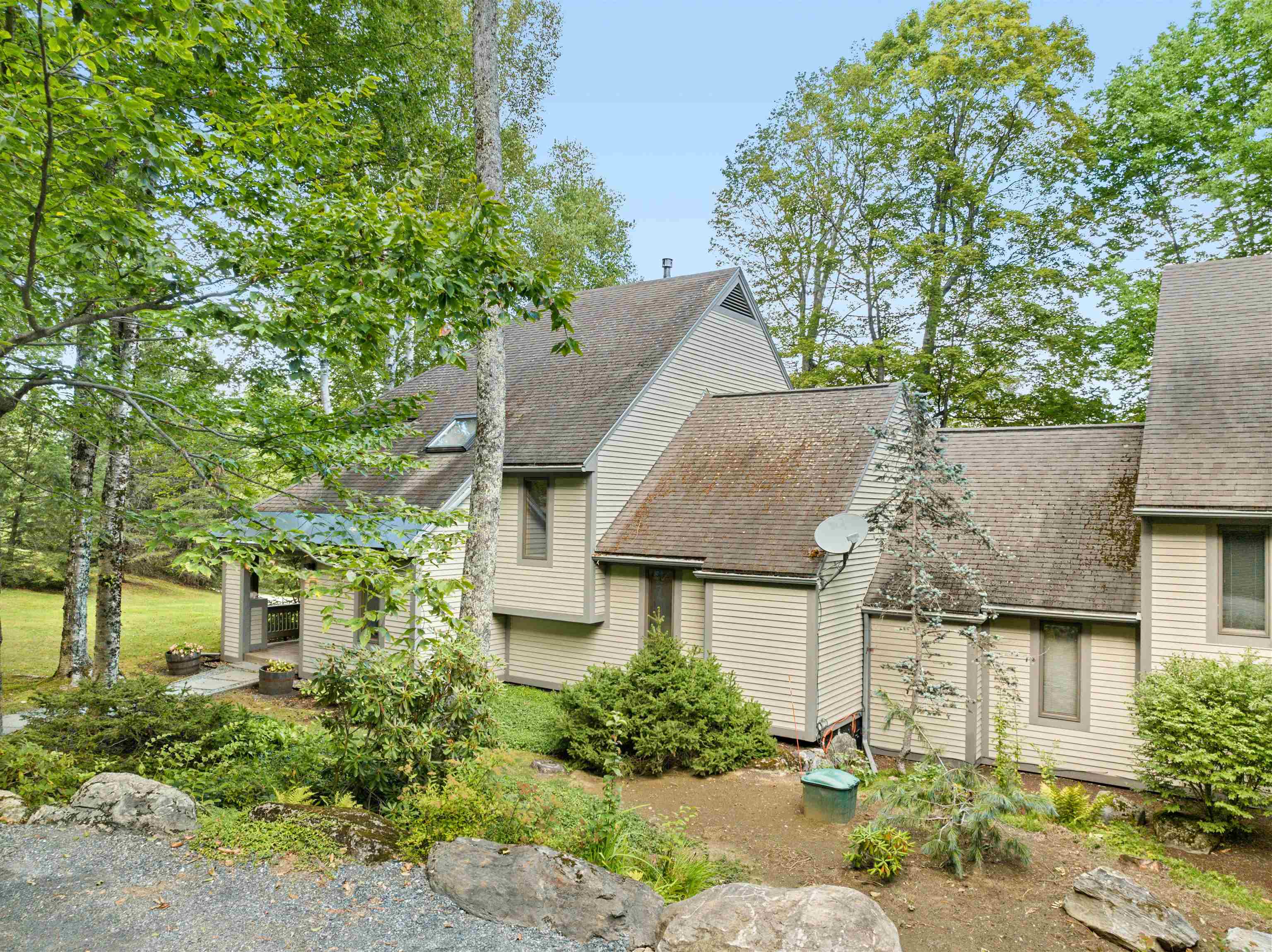 1171 Brook Road Unit: 14