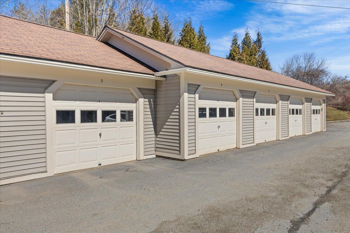 105 Acorn Drive Unit: 105